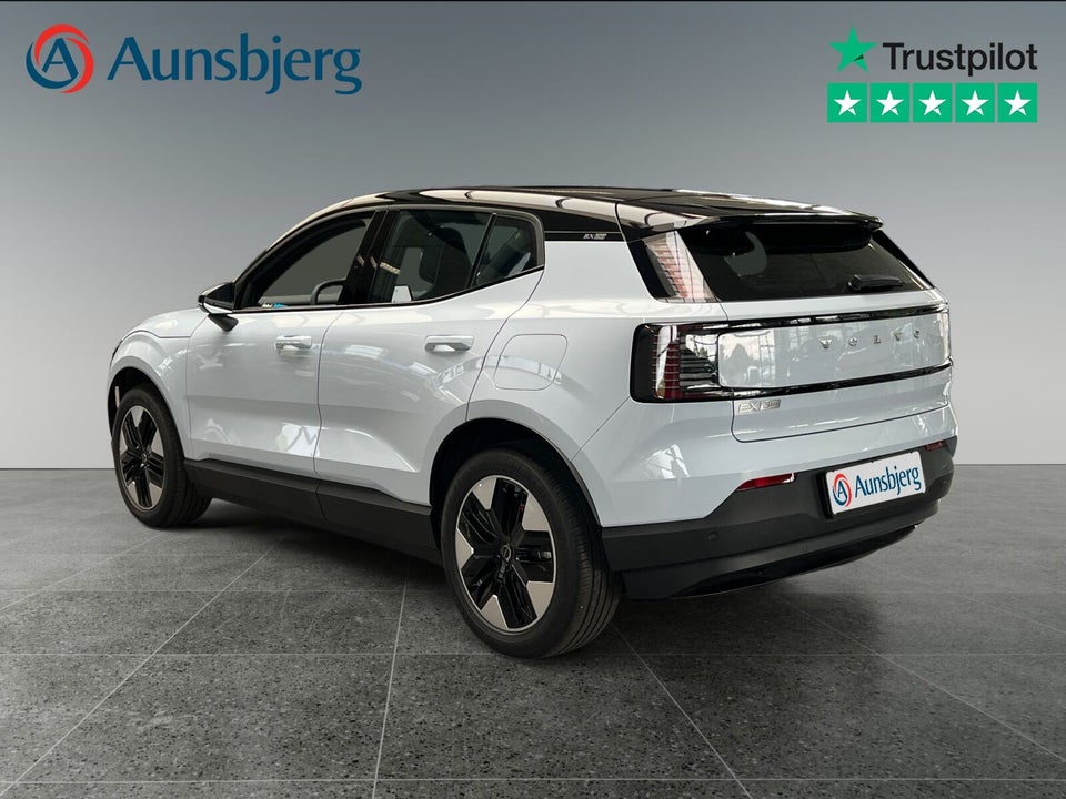 Volvo EX30 Standard Range Plus 5d