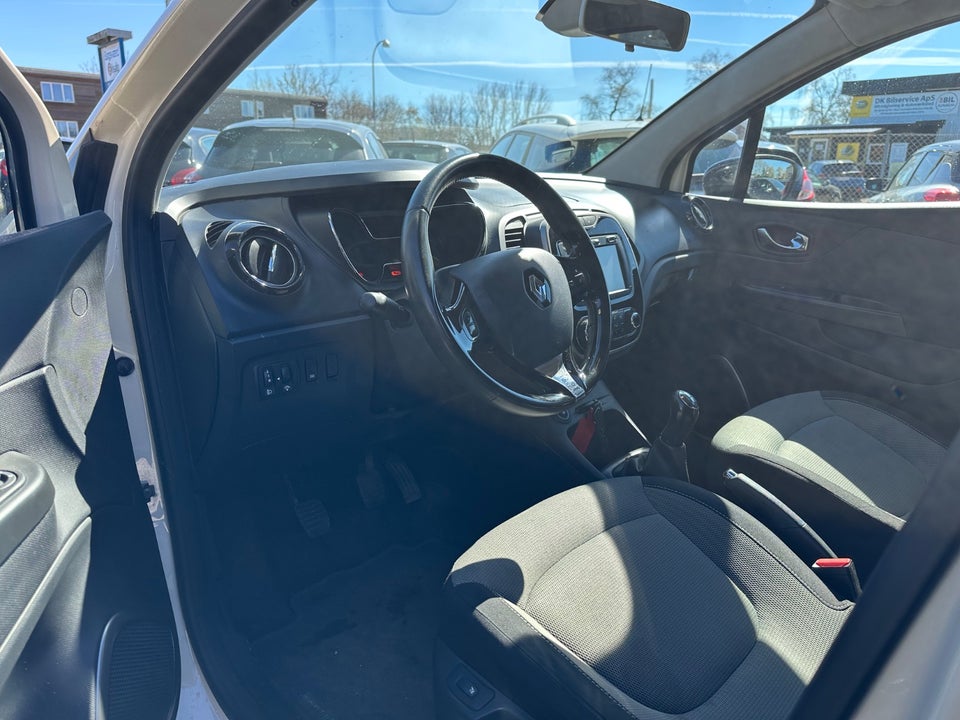 Renault Captur 0,9 TCe 90 Expression 5d