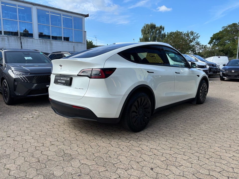 Tesla Model Y Long Range AWD 5d