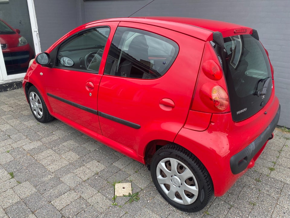 Peugeot 107 1,0 SE 5d