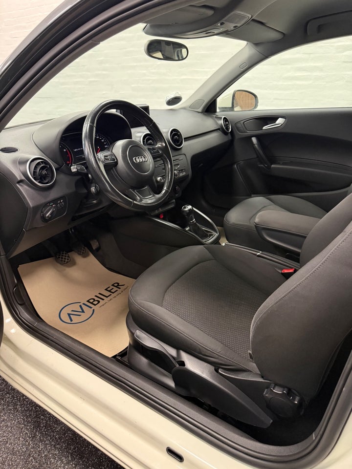 Audi A1 1,2 TFSi 86 Ambition Sportback 5d