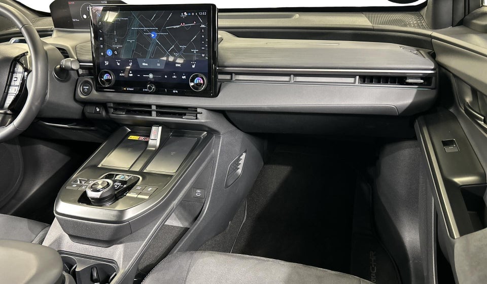 Toyota C-HR+ 77 Executive AWD 5d