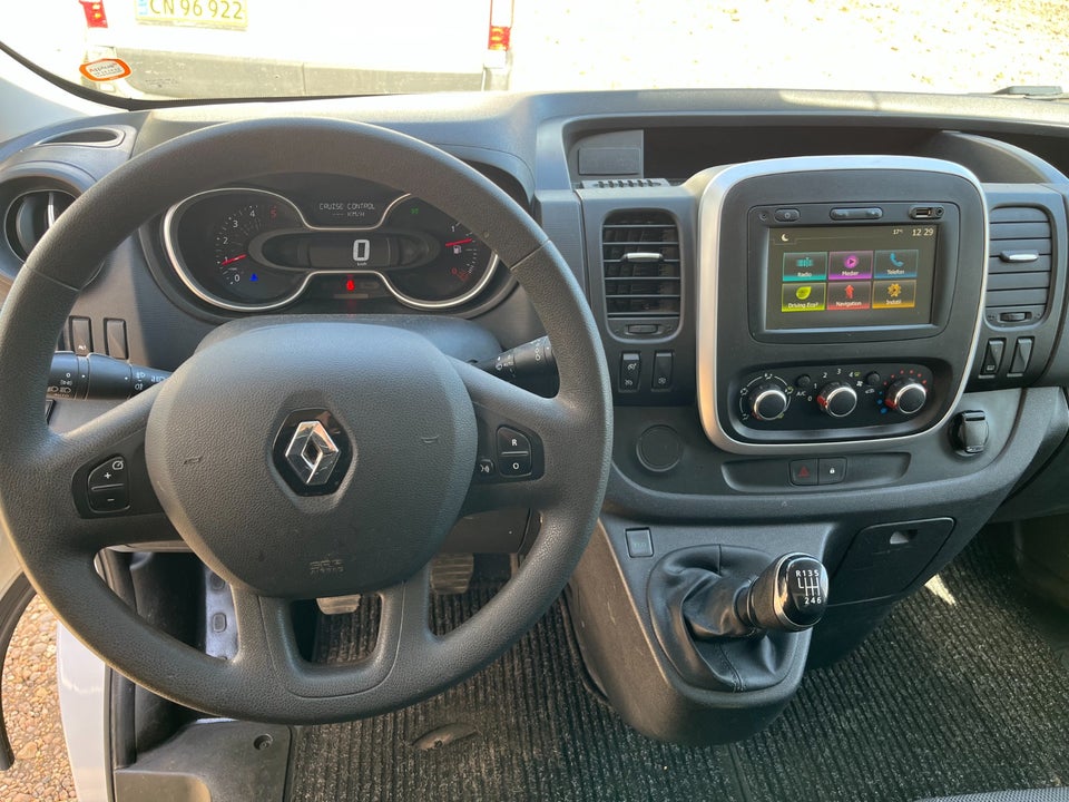 Renault Trafic T29 2,0 dCi 120 L2H1