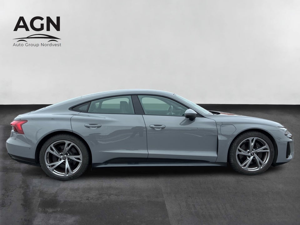 Audi e-tron GT quattro 4d