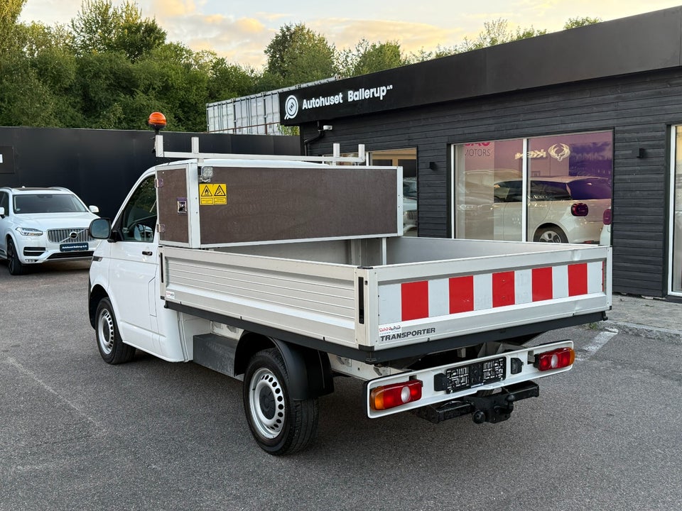 VW Transporter 2,0 TDi 110 Ladvogn kort