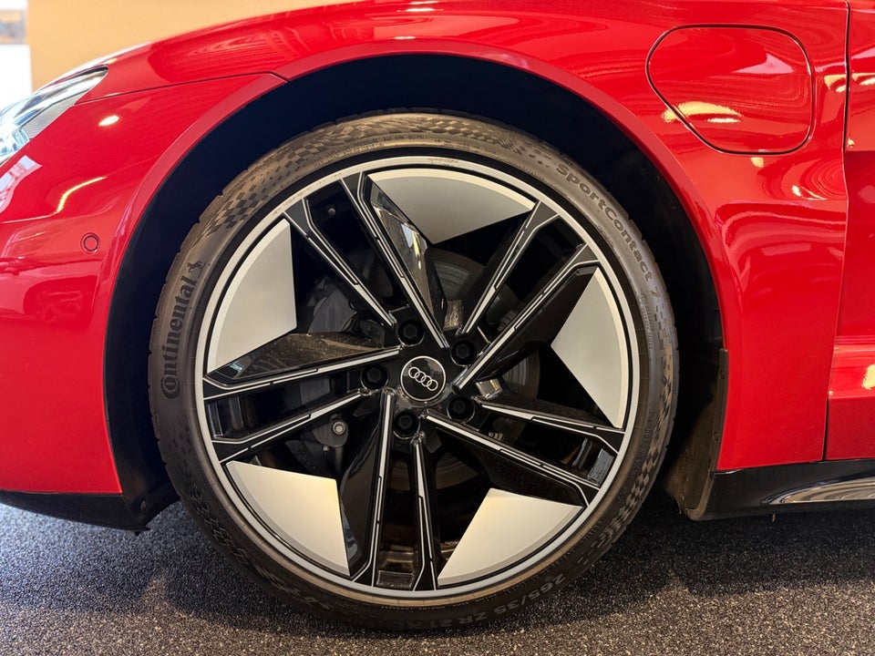 Audi e-tron GT pro quattro 4d