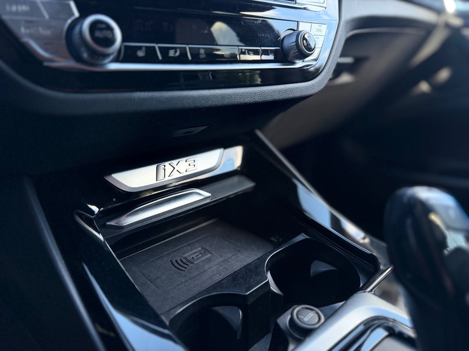 BMW iX3 Charged 5d