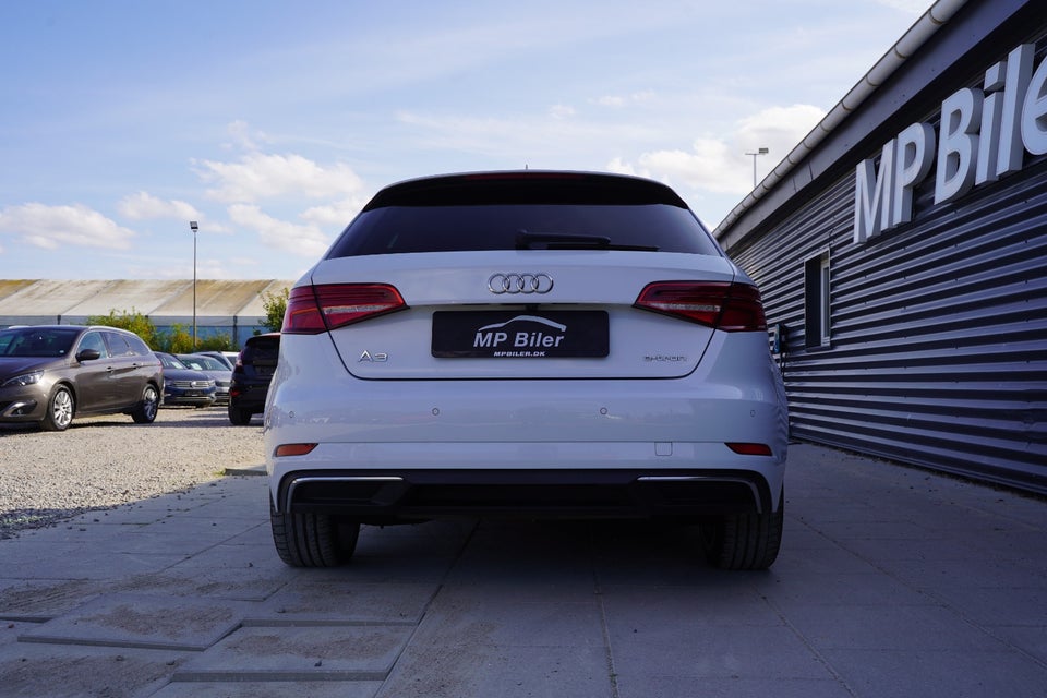 Audi A3 1,4 e-tron S-line Sportback S-tr. 5d