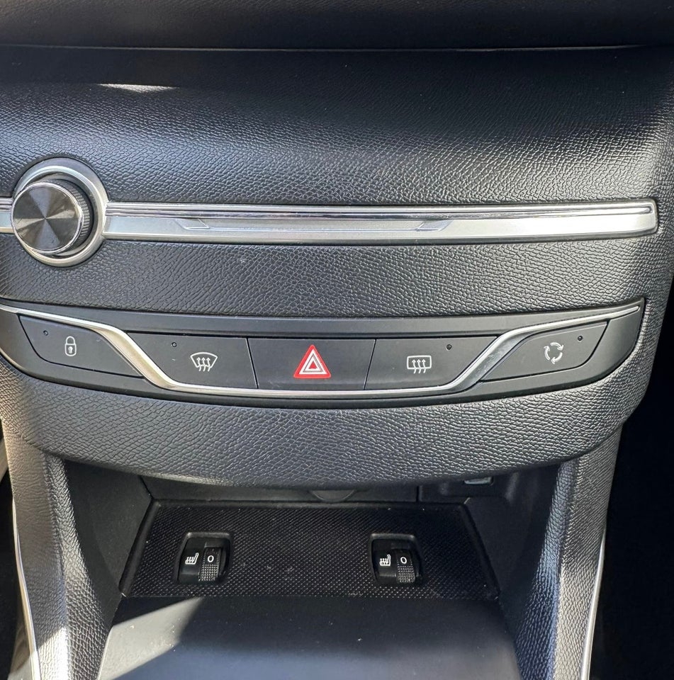 Peugeot 308 1,2 e-THP 130 GT Line SW EAT6 5d