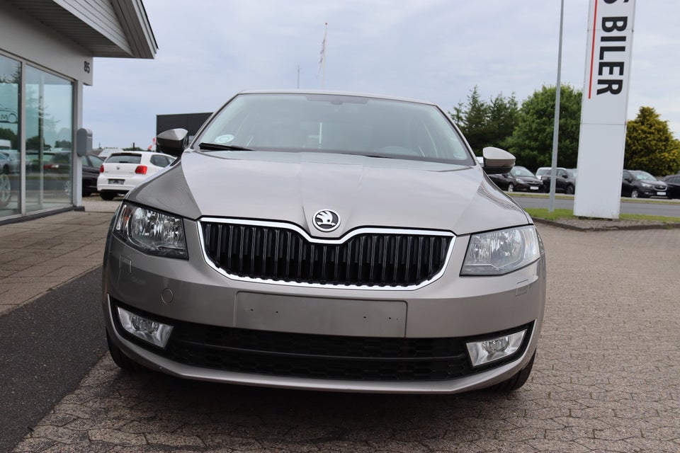 Skoda Octavia 1,8 TSi 180 Elegance 5d