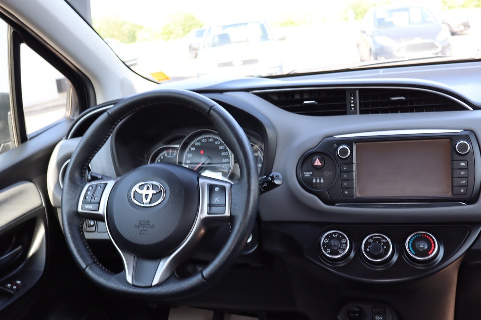 Toyota Yaris 1,3 VVT-i T2 Premium Luksus 5d
