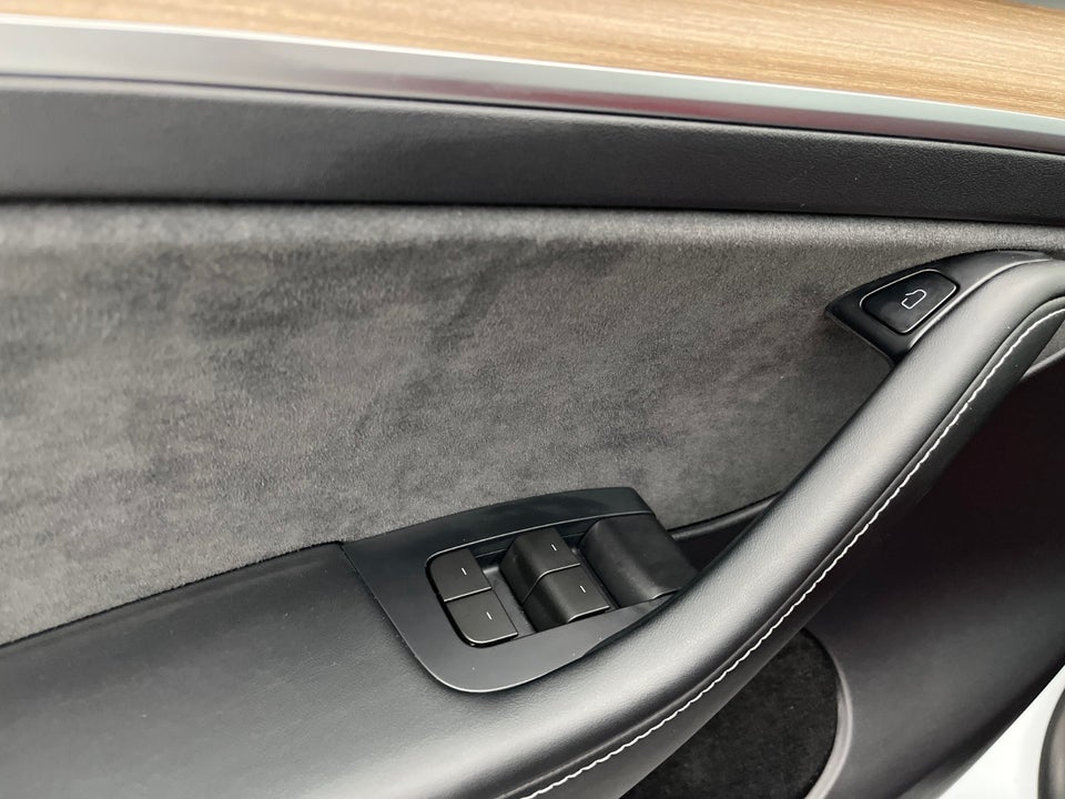 Tesla Model Y RWD 5d