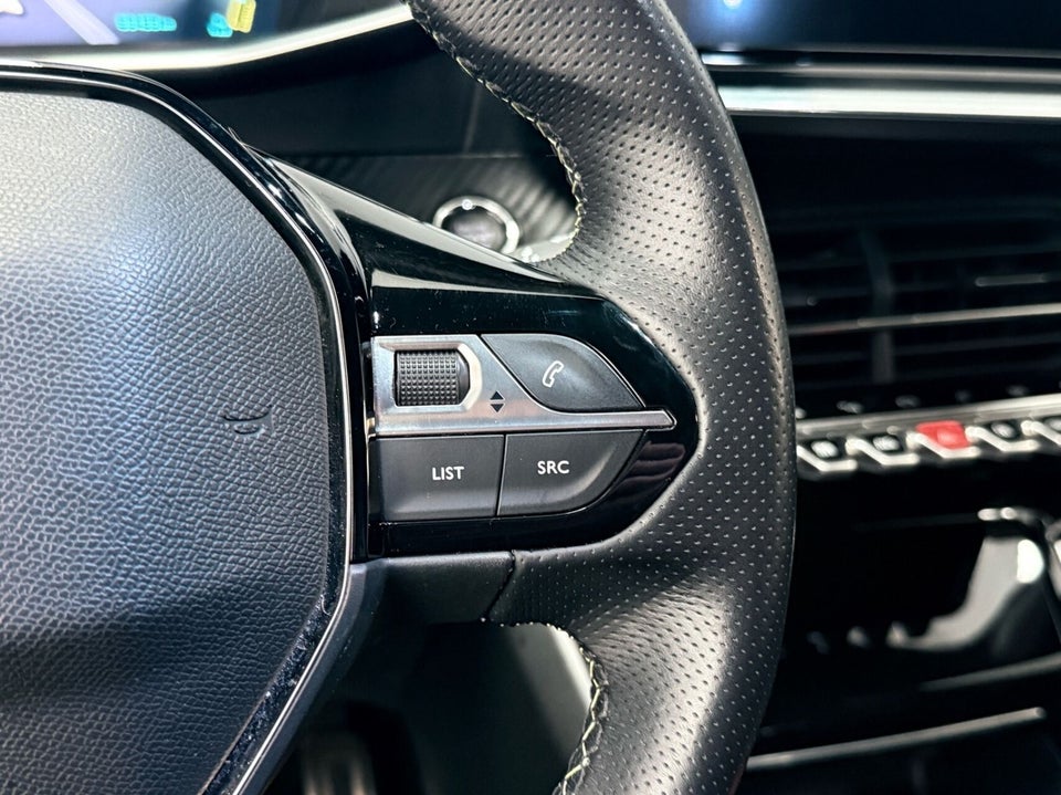 Peugeot e-208 50 GT 5d