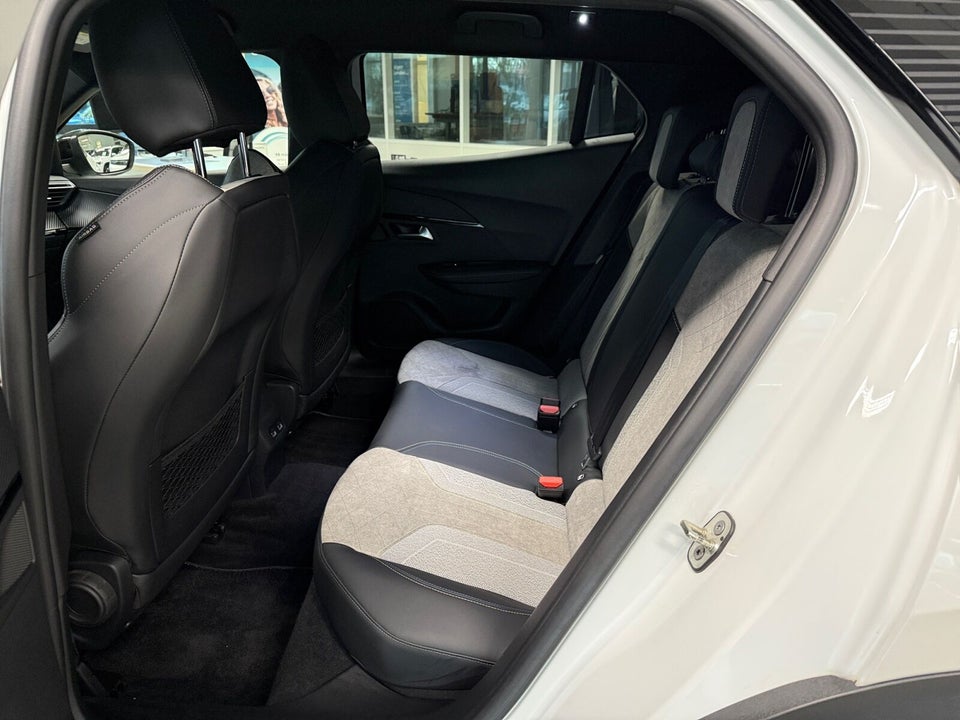 Peugeot e-2008 50 GT Pack 5d