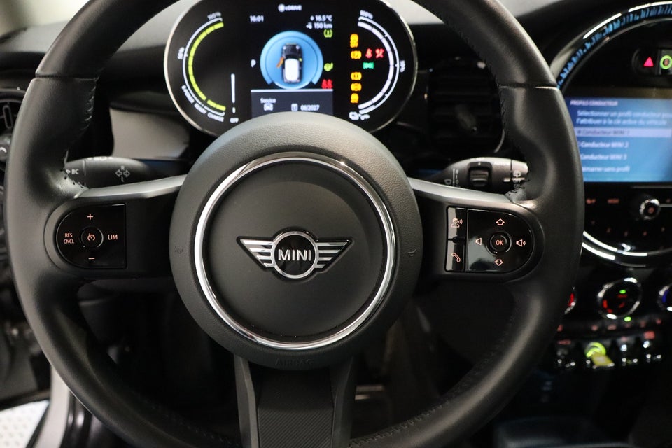 MINI Cooper SE Classic Trim 3d