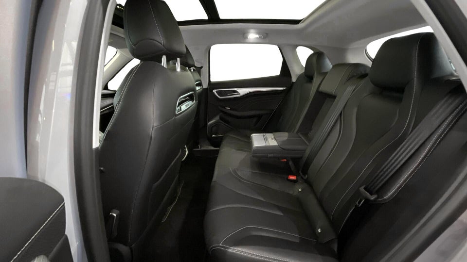 MG Marvel R Luxury 5d