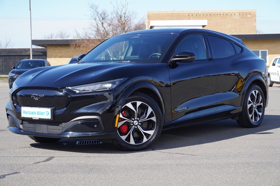 Ford Mustang Mach-E 88 Extended Range AWD 5d