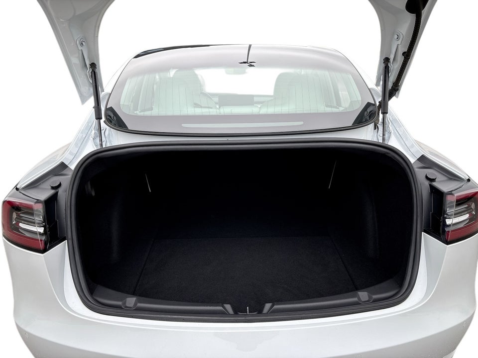 Tesla Model 3 Standard Range+ RWD 4d