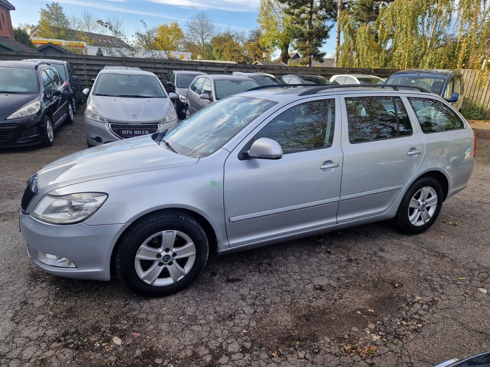 Skoda Octavia 1,6 TDi 105 Ambiente Combi GreenLine 5d