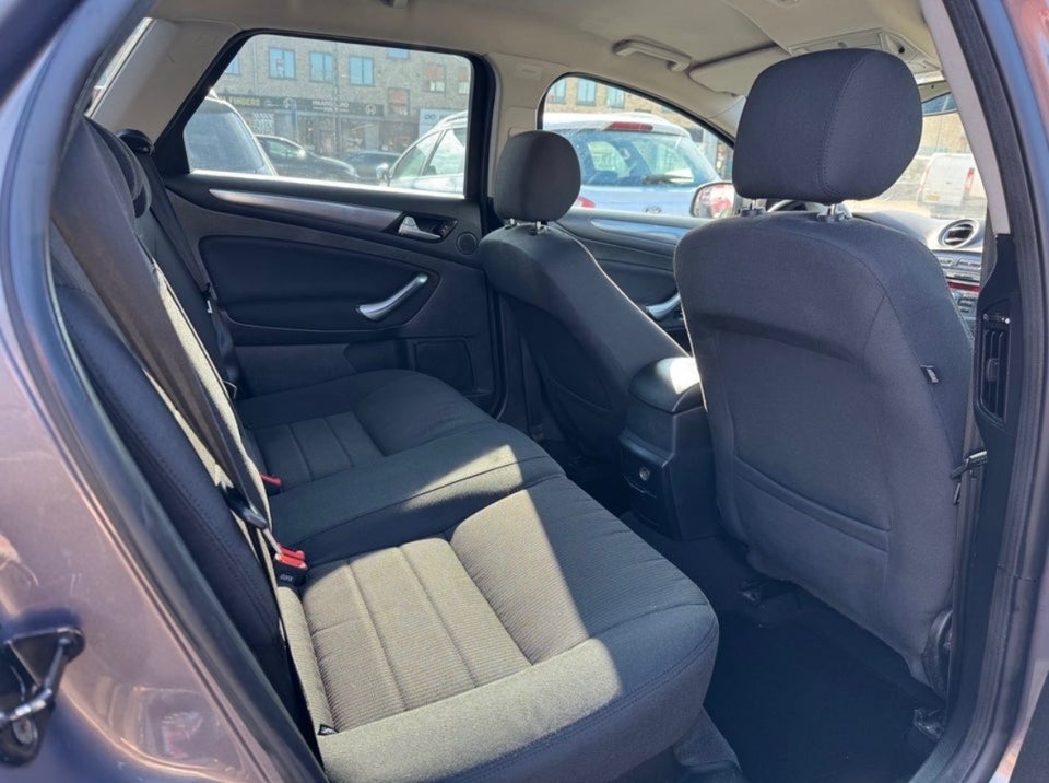 Ford Mondeo 1,6 EcoBoost Trend stc. 5d