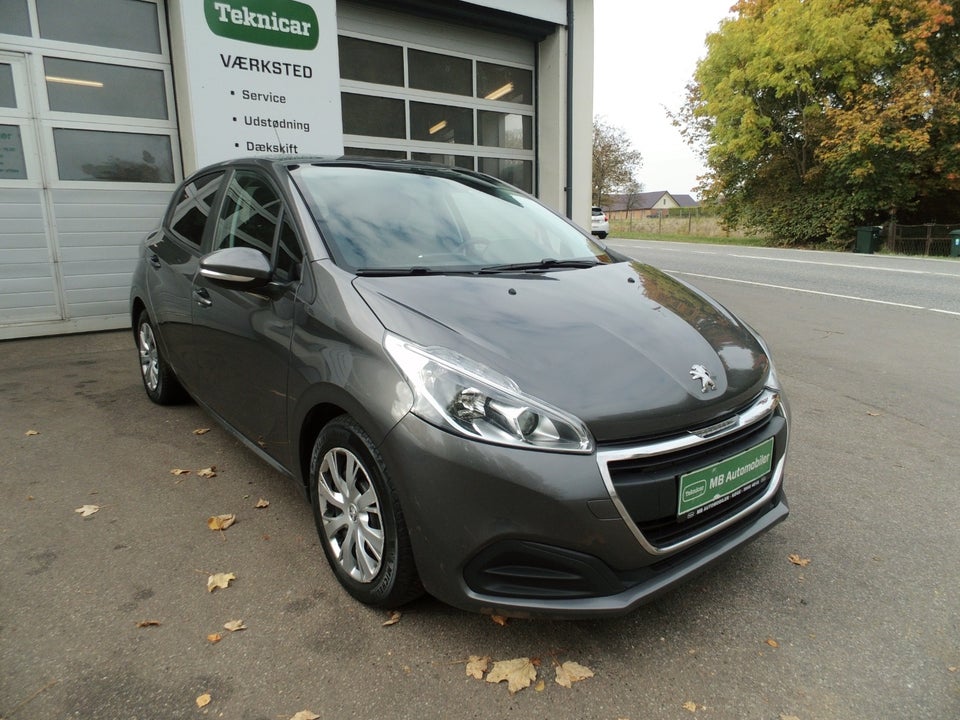 Peugeot 208 1,2 PureTech 82 Privé 5d