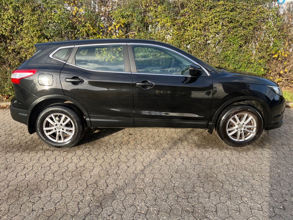 Nissan Qashqai 1,2 Dig-T 115 Tekna 5d