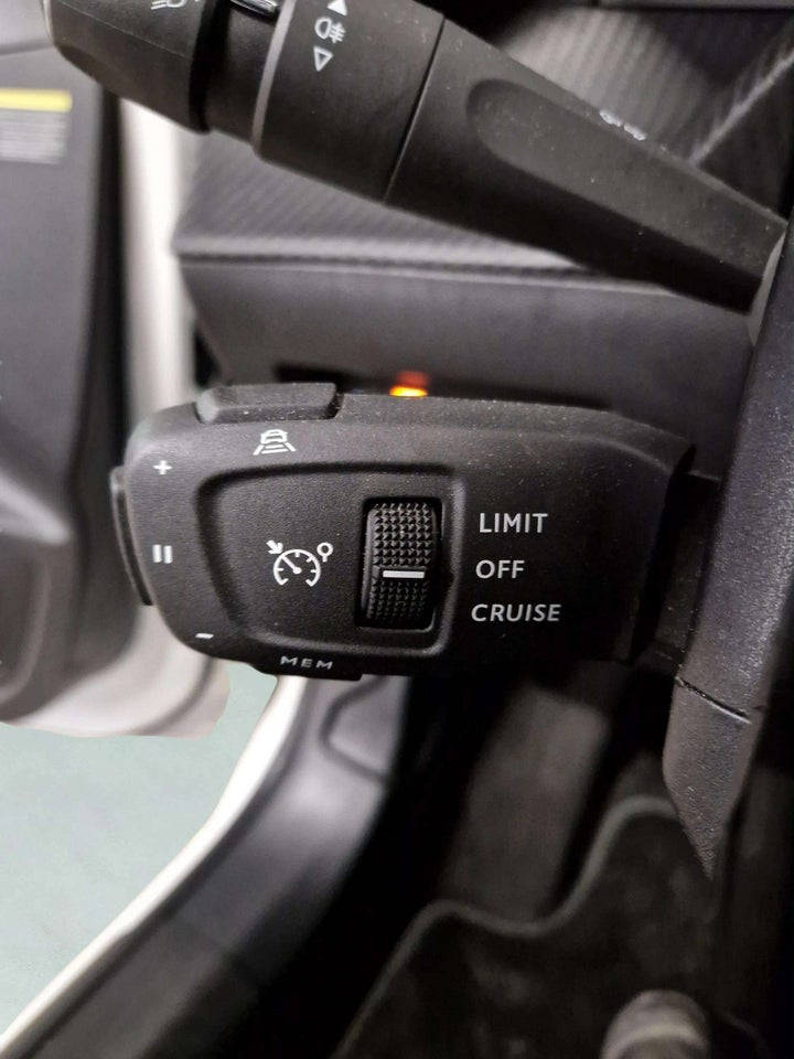 Peugeot e-208 50 GT Sky 5d