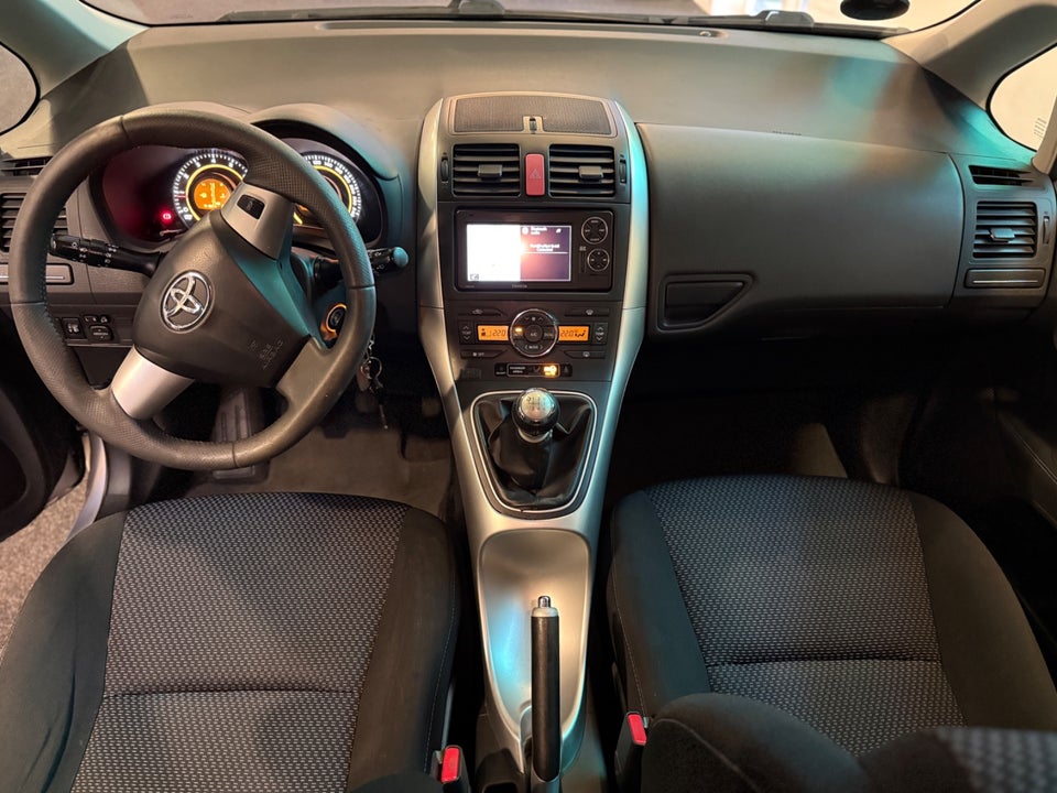 Toyota Auris 1,6 T2 5d