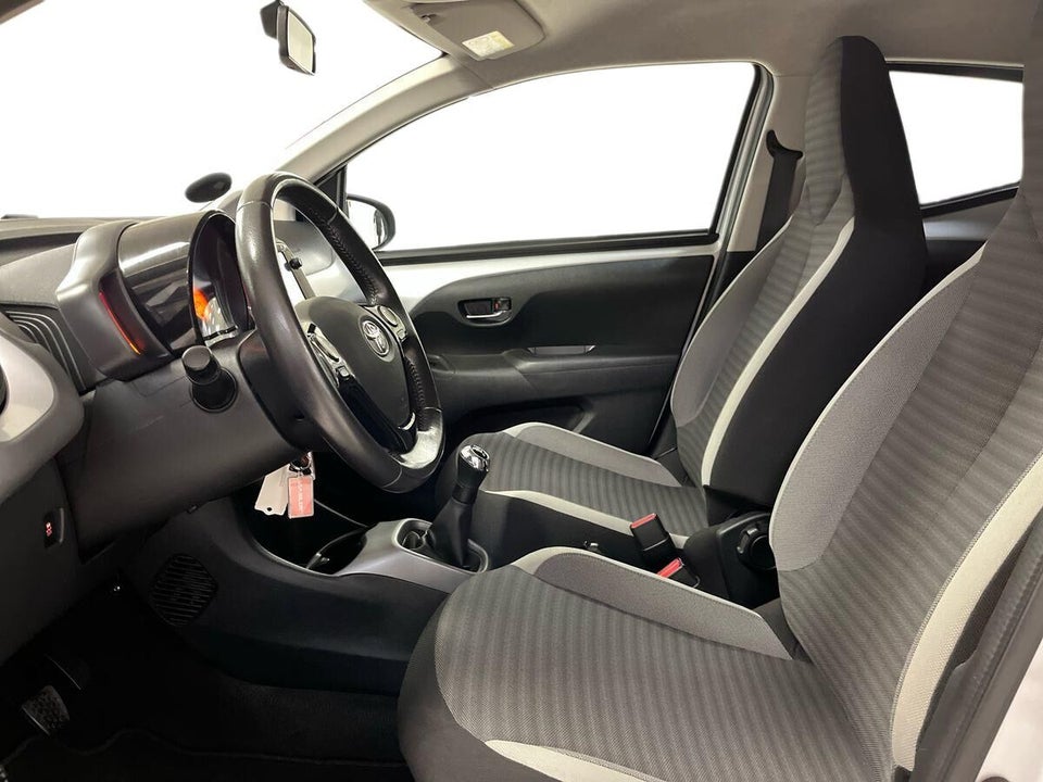Toyota Aygo 1,0 VVT-i x-pression 5d