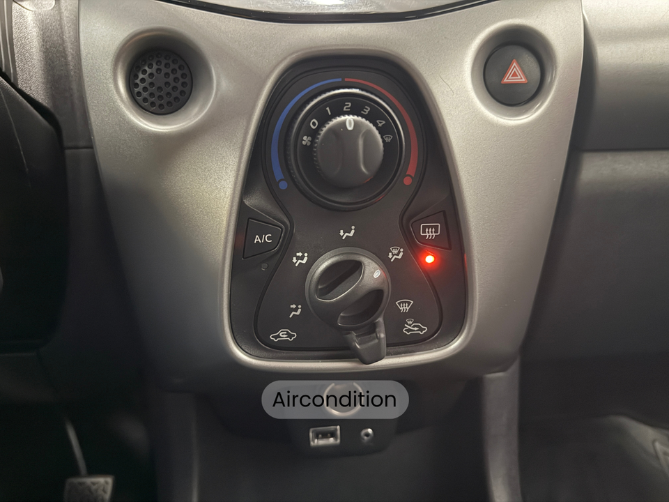 Toyota Aygo 1,0 VVT-i x-play 5d