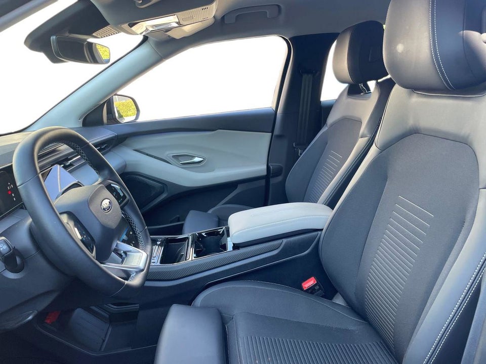 Ford Explorer 82 Premium Extended Range 5d