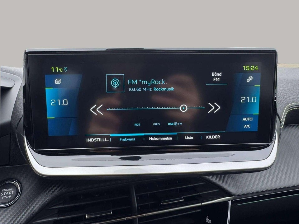 Peugeot e-208 50 GT 5d