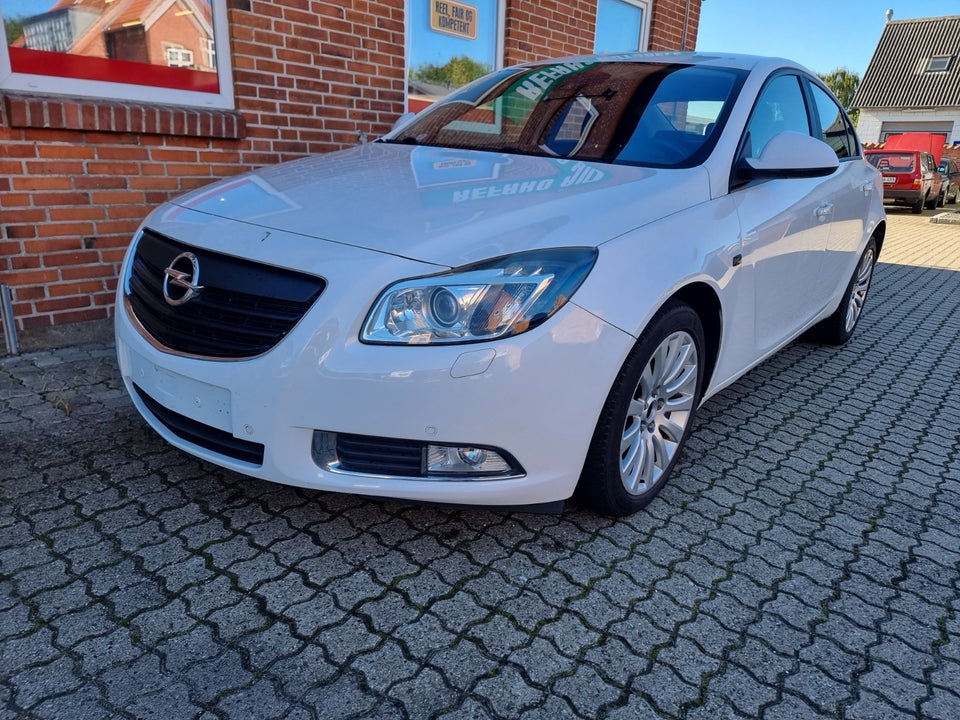 Opel Insignia 1,8 Cosmo 4d