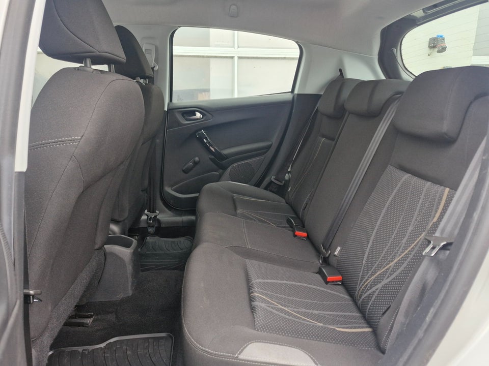 Peugeot 208 1,2 VTi Active 5d