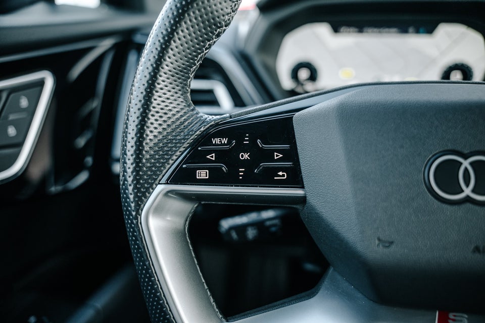 Audi Q4 e-tron 40 S-line Sportback 5d