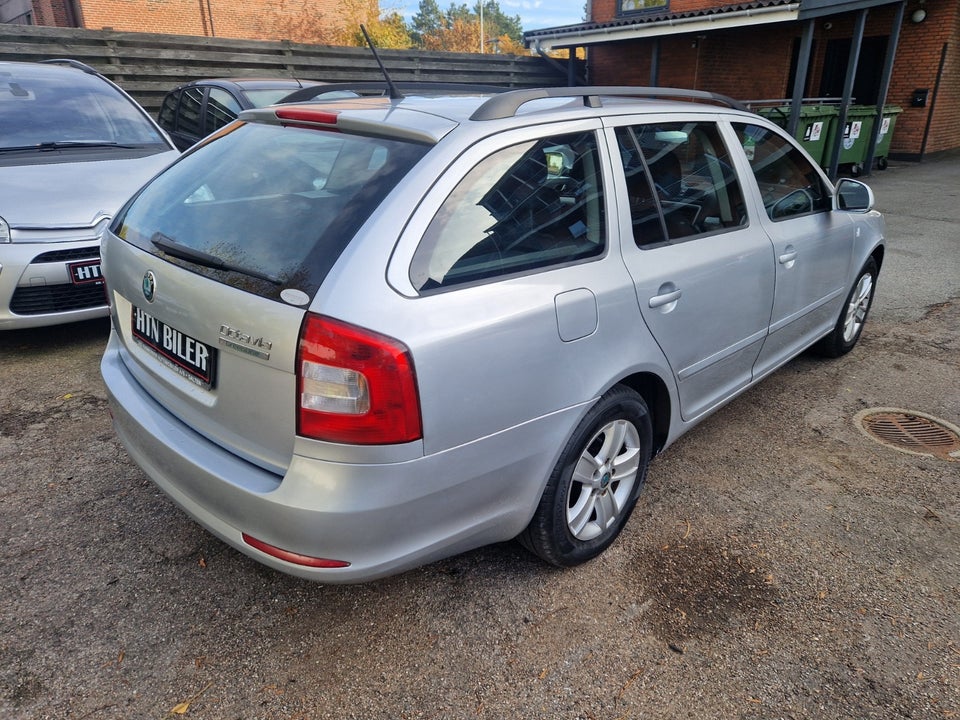 Skoda Octavia 1,6 TDi 105 Ambiente Combi GreenLine 5d