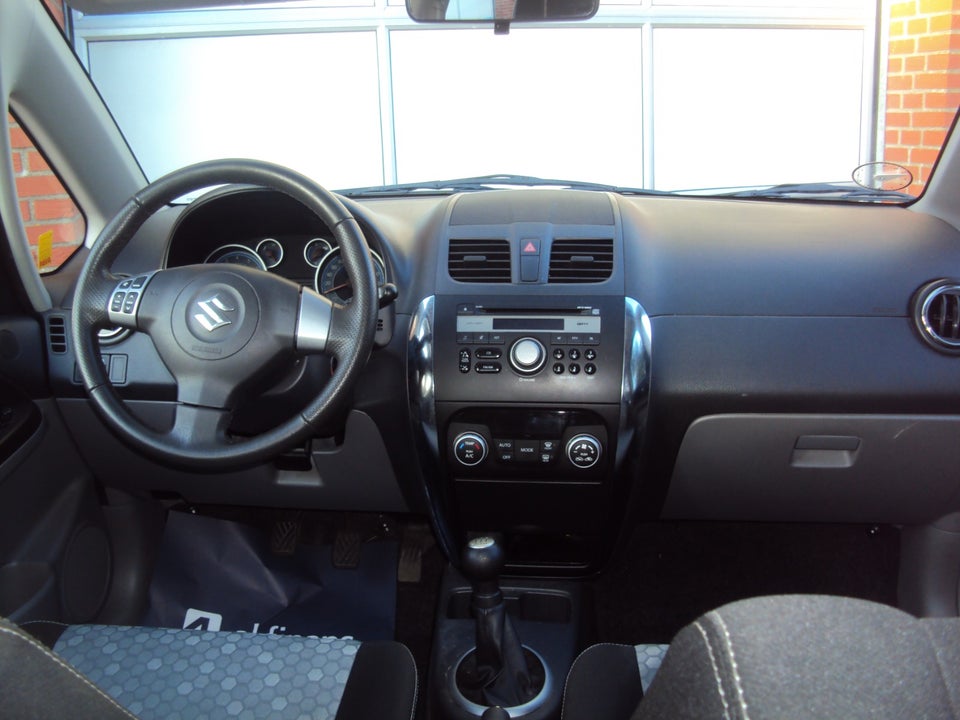 Suzuki SX4 1,6 CombiBack Tour 5d