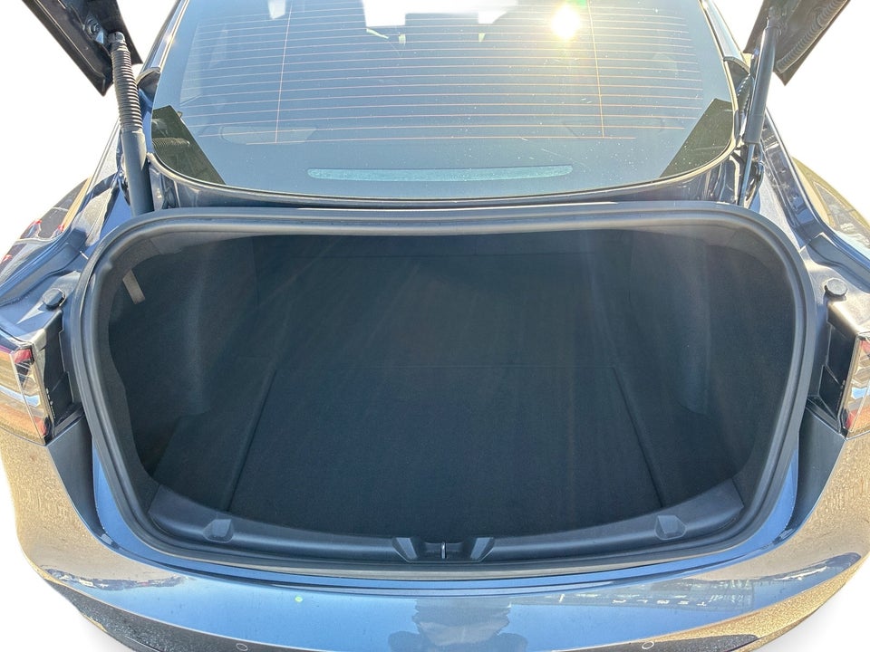 Tesla Model 3 Long Range AWD 4d