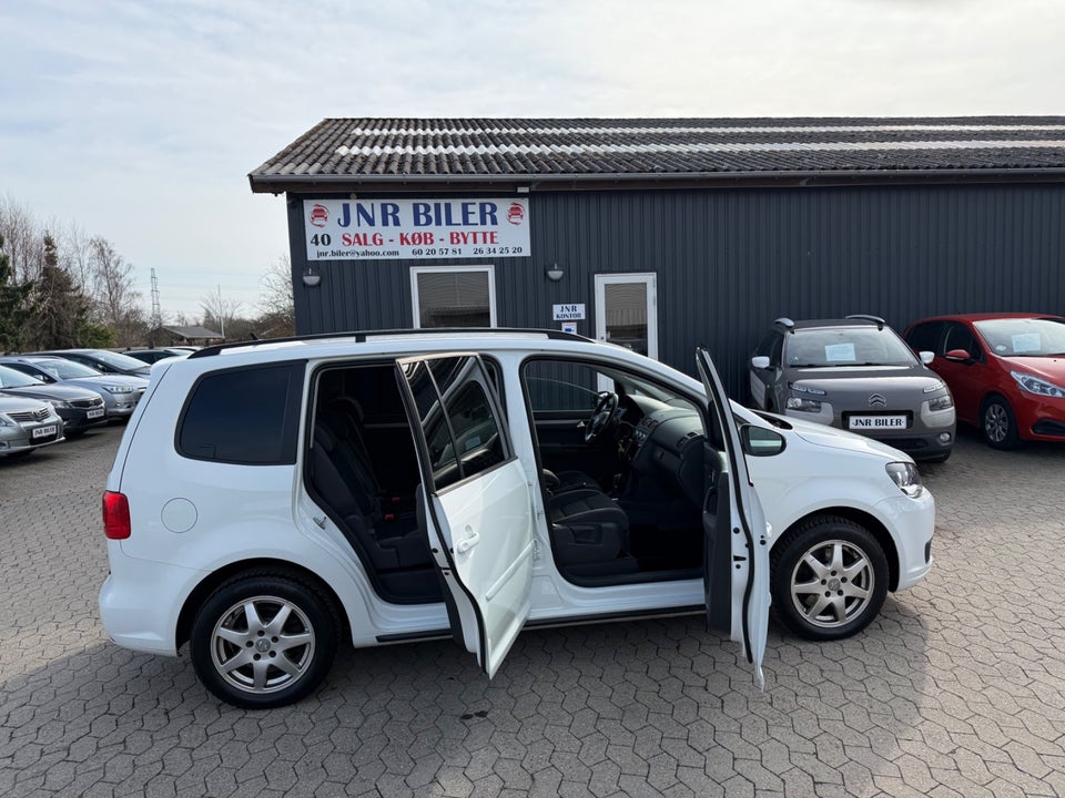 VW Touran 2,0 TDi 140 Comfortline DSG BMT 7prs 5d