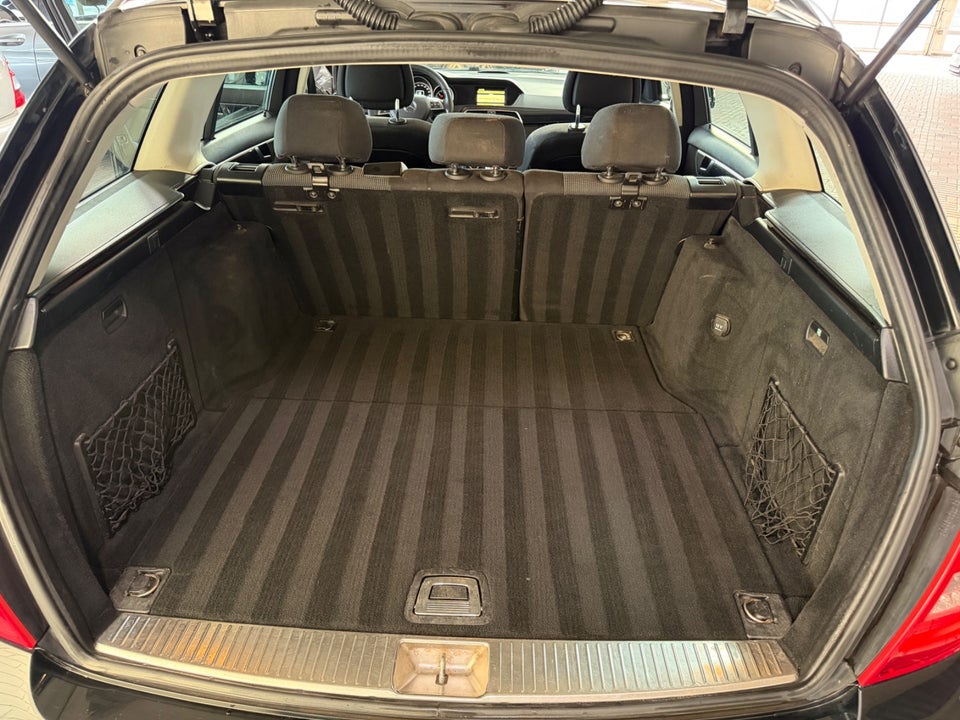 Mercedes C200 2,2 CDi Avantgarde stc. BE 5d