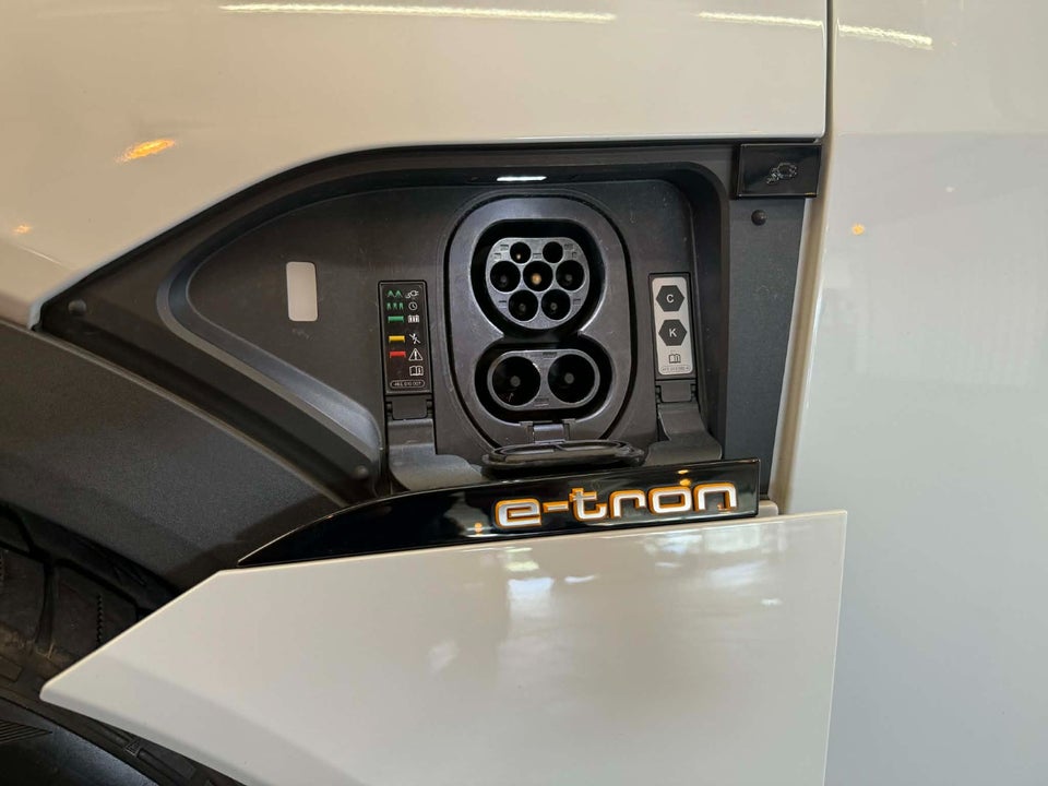 Audi e-tron 50 quattro 5d
