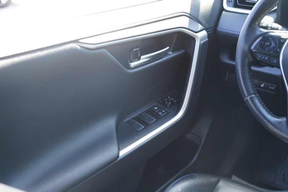 Toyota RAV4 2,5 Hybrid H3 Style MDS 5d