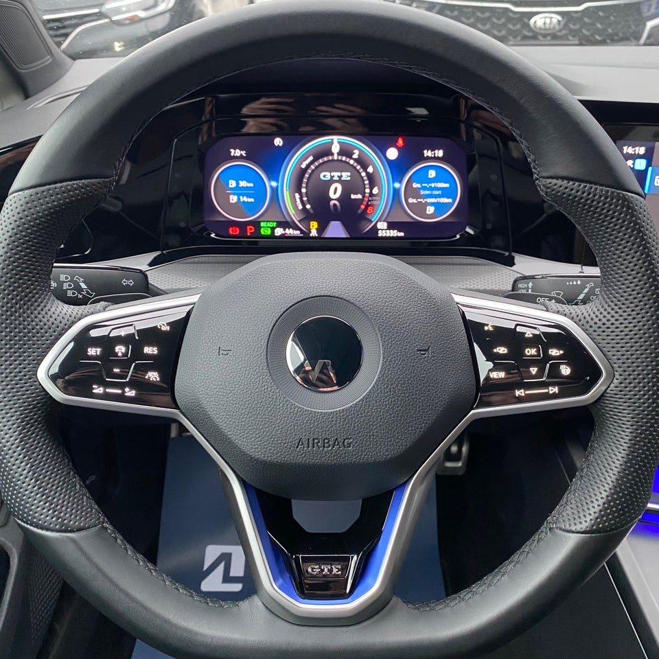 VW Golf VIII 1,4 GTE DSG 5d