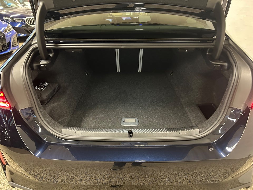 BMW i5 eDrive40 Fully Charged M-Sport 4d