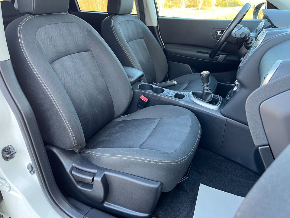 Nissan Qashqai 2,0 Visia 5d