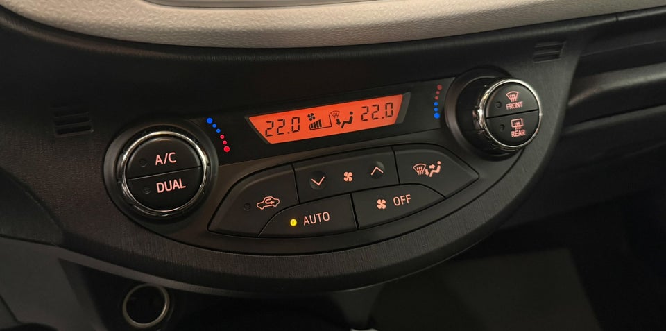 Toyota Yaris 1,3 T2 M/M 5d