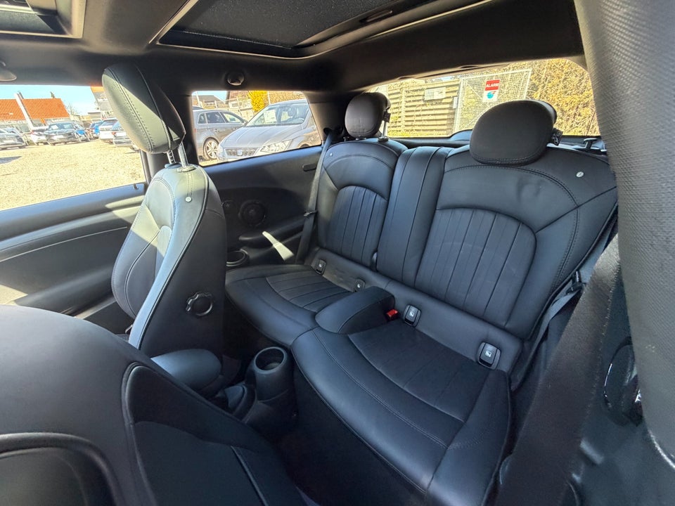 MINI Cooper SE Maximise 3d