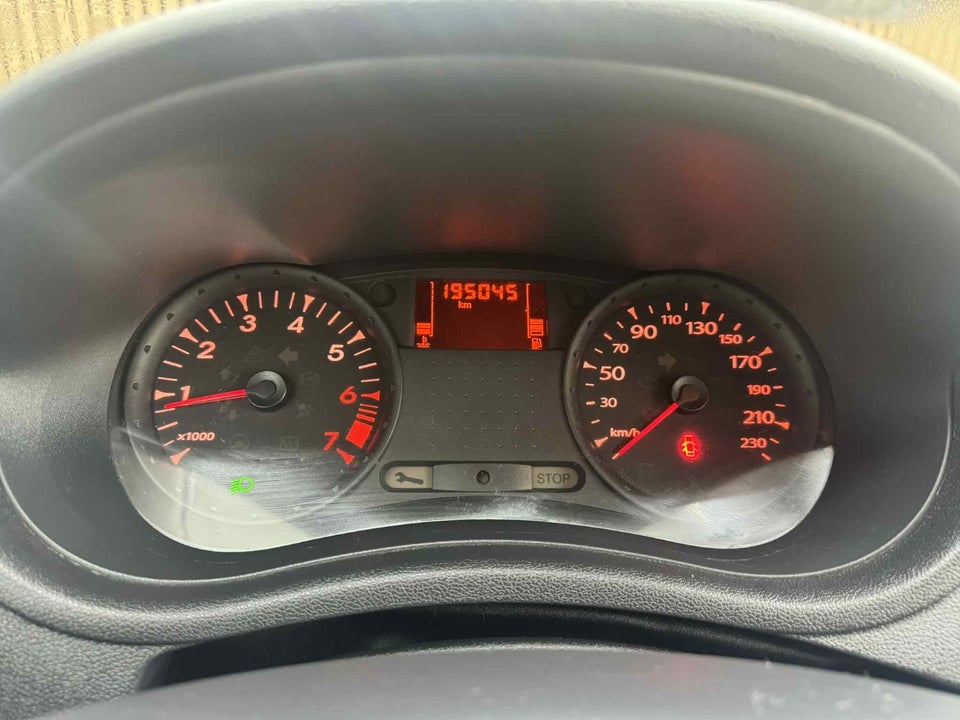 Renault Clio III 1,2 16V Authentique 3d