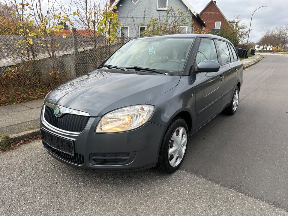 Skoda Fabia 1,4 16V Ambiente Combi 5d