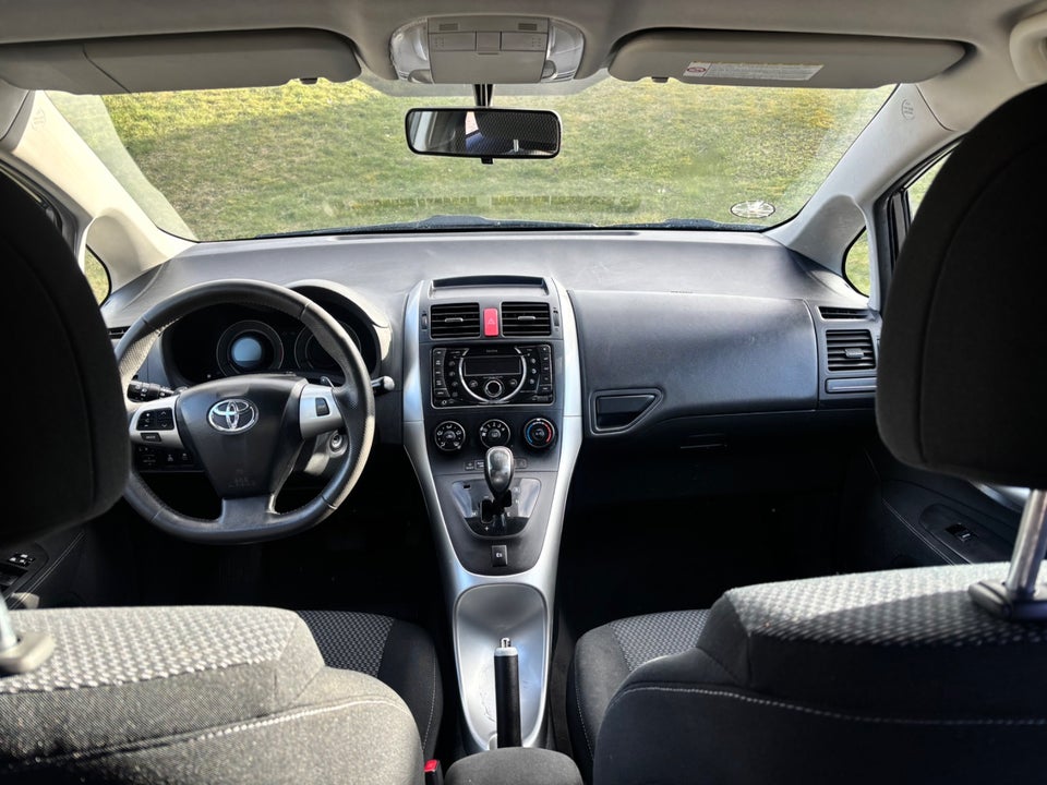 Toyota Auris 1,4 D-4D T2 5d